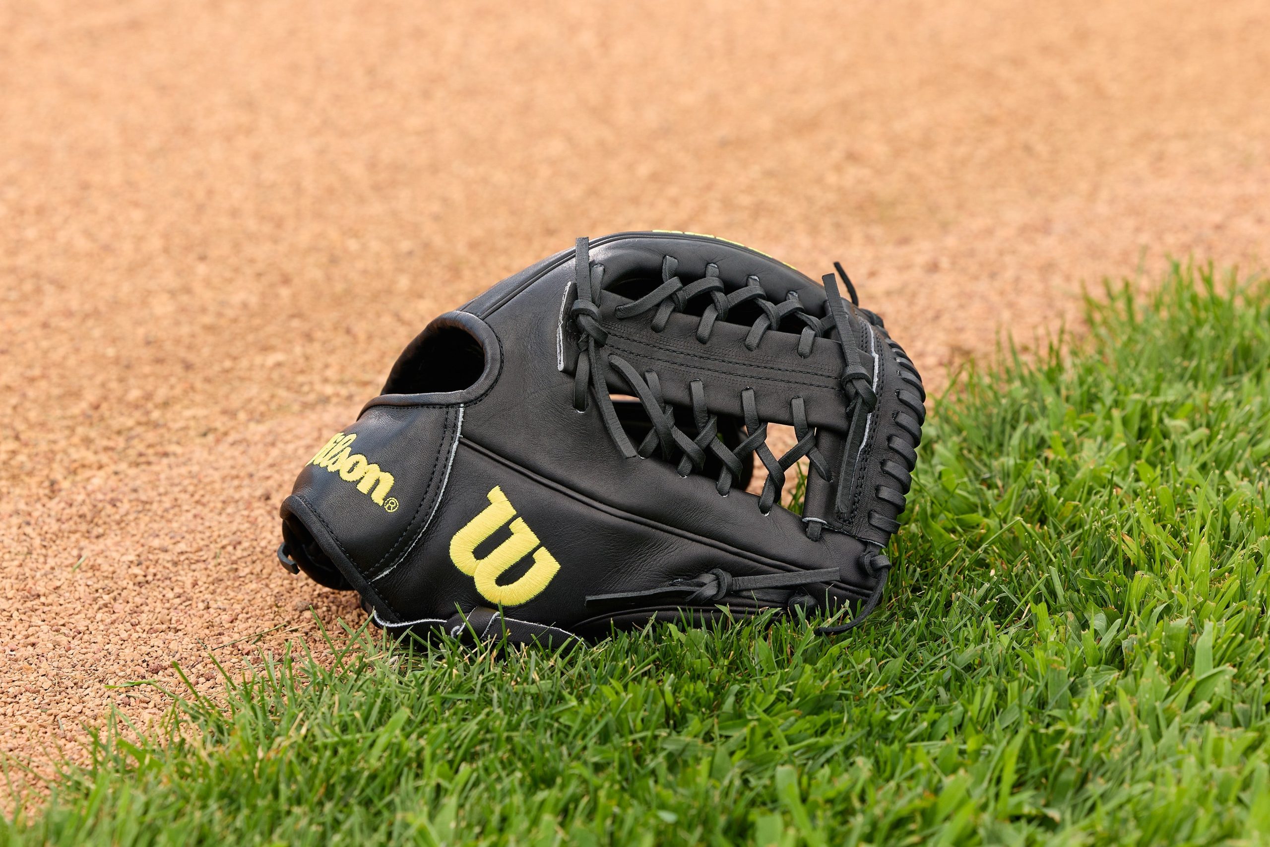 Wilson A2000 Classic 1789 Model 11.5" Baseball Infield Glove - Image 4